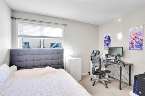 60 Cranarch Rise Se, Calgary, AB - Indoor Photo Showing Bedroom