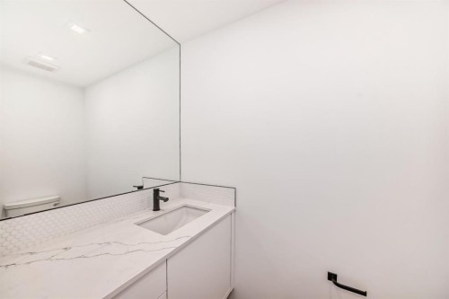 112-8445 Broadcast Avenue Sw, Calgary, AB - Indoor