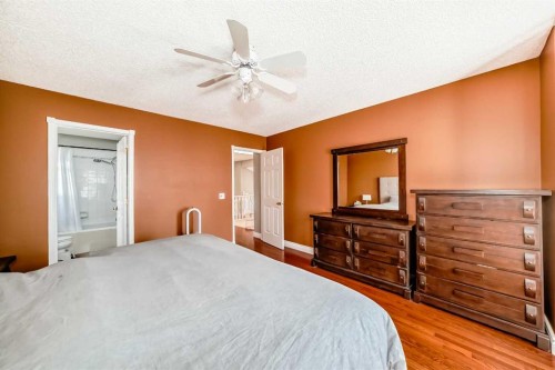 188 Hidden Ranch Crescent Nw, Calgary, AB - Indoor Photo Showing Bedroom