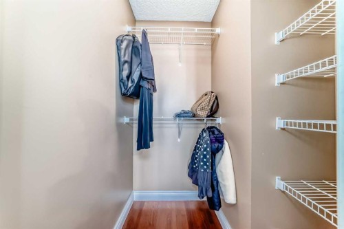 188 Hidden Ranch Crescent Nw, Calgary, AB - Indoor With Storage