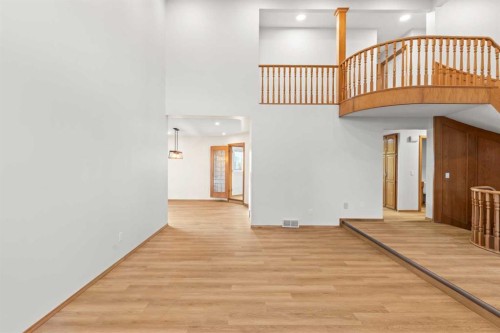 15 Patterson Drive Sw, Calgary, AB - Indoor Photo Showing Other Room