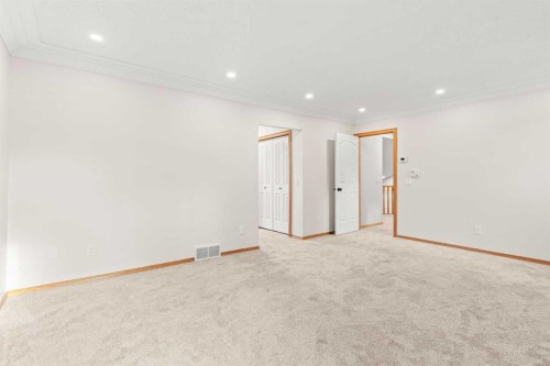 15 Patterson Drive Sw, Calgary, AB - Indoor Photo Showing Other Room