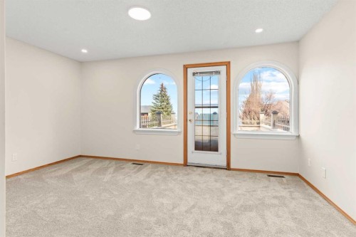 15 Patterson Drive Sw, Calgary, AB - Indoor Photo Showing Other Room