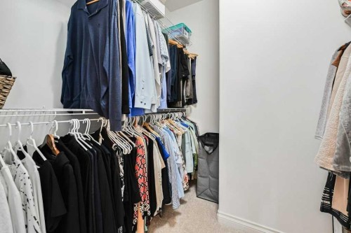 56 Discovery Woods Villas Sw, Calgary, AB - Indoor With Storage