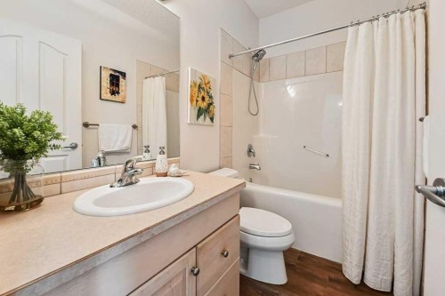 56 Discovery Woods Villas Sw, Calgary, AB - Indoor Photo Showing Bathroom