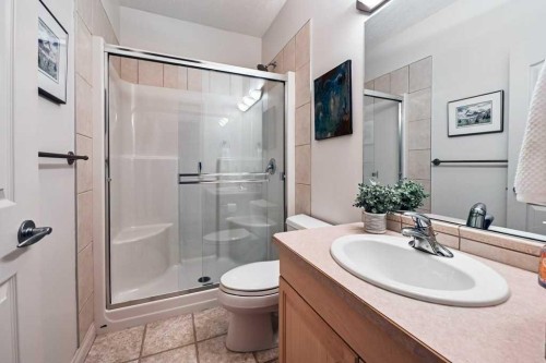 56 Discovery Woods Villas Sw, Calgary, AB - Indoor Photo Showing Bathroom