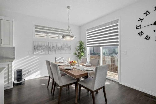 82 Osborne Common Sw, Airdrie, AB - Indoor Photo Showing Dining Room