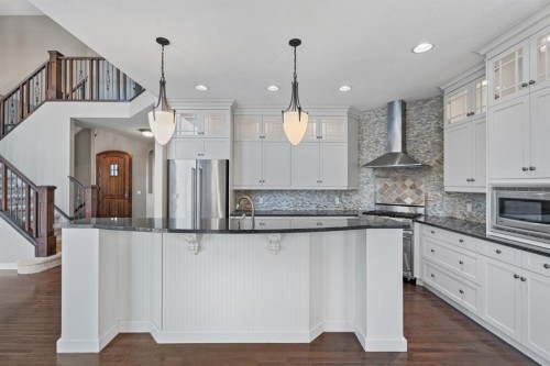 15 Cranleigh Way Se, Calgary, AB - Indoor Photo Showing Kitchen With Upgraded Kitchen