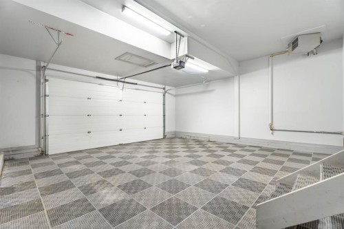 15 Cranleigh Way Se, Calgary, AB - Indoor Photo Showing Garage