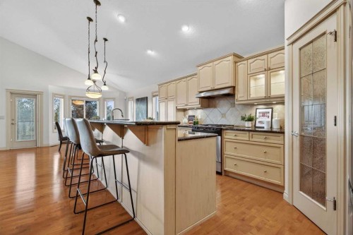 55 Billy Haynes Trail, Okotoks, AB - Indoor Photo Showing Kitchen With Upgraded Kitchen