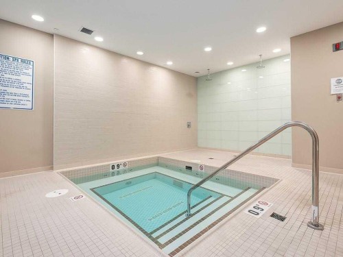 314-51 Waterfront Mews Sw, Calgary, AB - Indoor Photo Showing Other Room