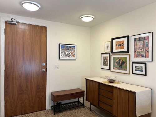 314-51 Waterfront Mews Sw, Calgary, AB - Indoor Photo Showing Other Room