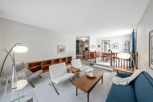 9536 Oakmount Drive Sw, Calgary, AB - Indoor Photo Showing Living Room