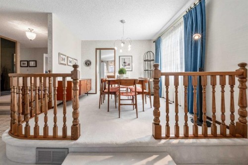 9536 Oakmount Drive Sw, Calgary, AB - Indoor Photo Showing Other Room