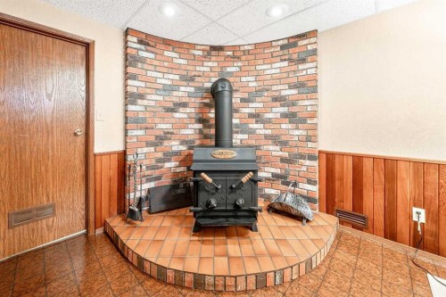 9536 Oakmount Drive Sw, Calgary, AB - Indoor