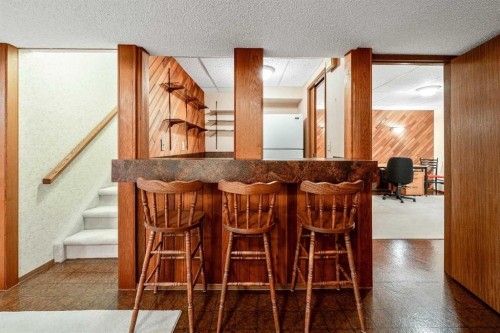 9536 Oakmount Drive Sw, Calgary, AB - Indoor