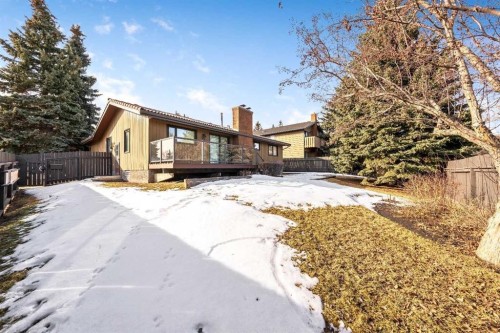 9536 Oakmount Drive Sw, Calgary, AB - Outdoor