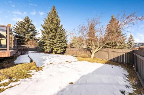 9536 Oakmount Drive Sw, Calgary, AB - Outdoor