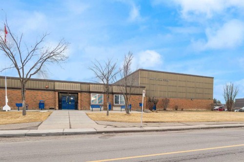 355 Georgian Villas, Calgary, AB 