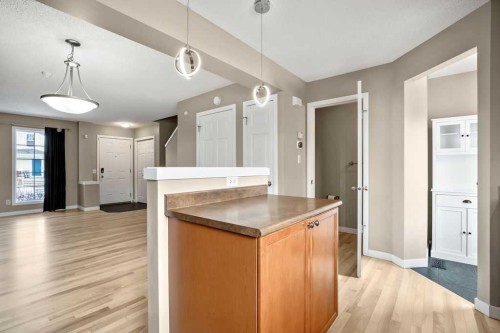 230 Elgin Place Se, Calgary, AB - Indoor