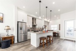 188 LES JARDINS Park SE Calgary, AB T2C 5V3