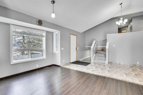 131 Martinridge Grove Ne, Calgary, AB - Indoor