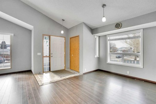 131 Martinridge Grove Ne, Calgary, AB - Indoor Photo Showing Other Room