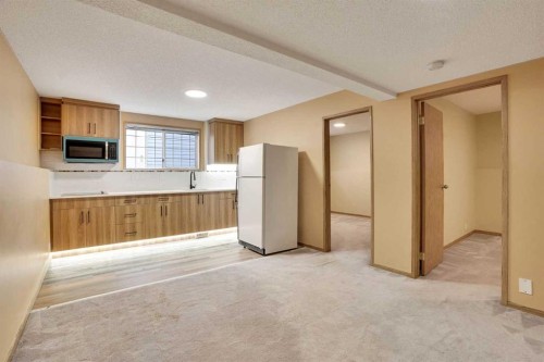 131 Martinridge Grove Ne, Calgary, AB - Indoor