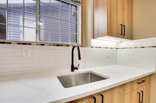 131 Martinridge Grove Ne, Calgary, AB - Indoor Photo Showing Kitchen