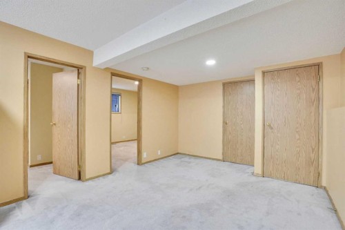 131 Martinridge Grove Ne, Calgary, AB - Indoor