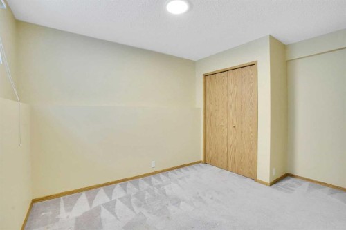 131 Martinridge Grove Ne, Calgary, AB - Indoor Photo Showing Other Room