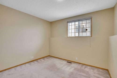 131 Martinridge Grove Ne, Calgary, AB - Indoor Photo Showing Other Room