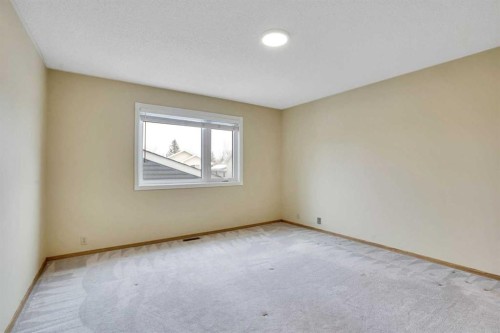 131 Martinridge Grove Ne, Calgary, AB - Indoor Photo Showing Other Room