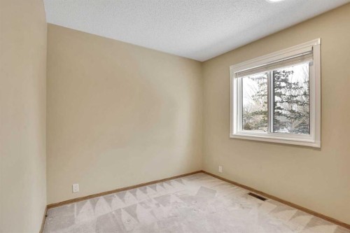 131 Martinridge Grove Ne, Calgary, AB - Indoor Photo Showing Other Room
