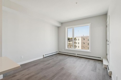 412-700 Shawnee Square Sw, Calgary, AB - Indoor Photo Showing Other Room