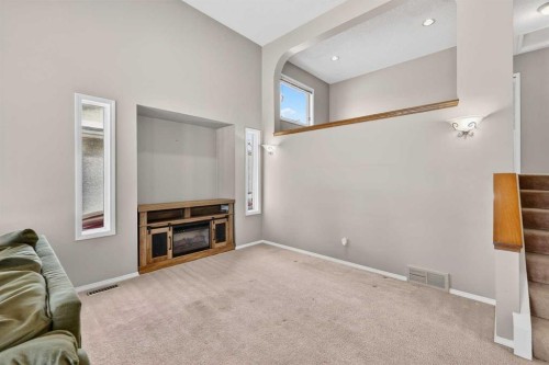 196 Deersaxon Circle Se, Calgary, AB - Indoor