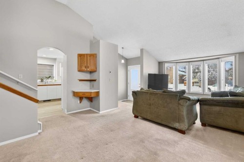 196 Deersaxon Circle Se, Calgary, AB - Indoor Photo Showing Other Room