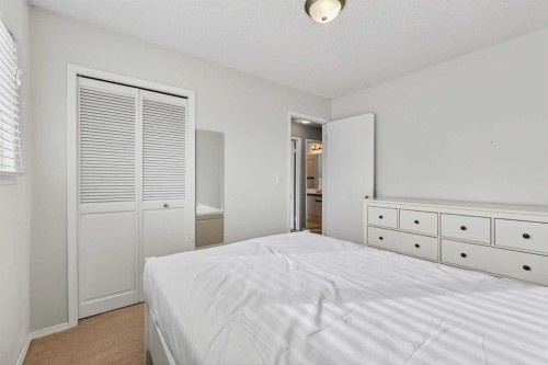 196 Deersaxon Circle Se, Calgary, AB - Indoor Photo Showing Bedroom