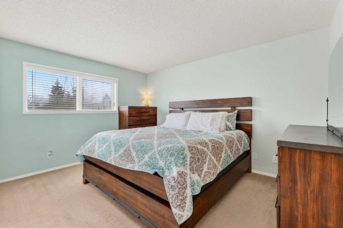 196 Deersaxon Circle Se, Calgary, AB - Indoor Photo Showing Bedroom