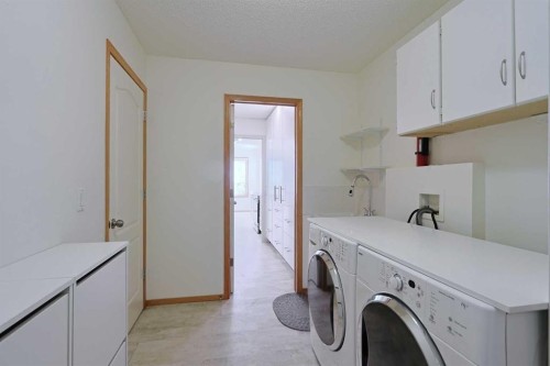 256 Hampstead Road Nw, Calgary, AB - Indoor Photo Showing Laundry Room