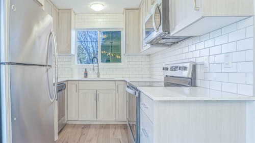 28 Castleridge Crescent Ne, Calgary, AB 