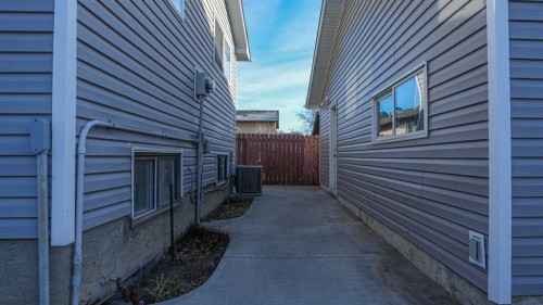 28 Castleridge Crescent Ne, Calgary, AB 