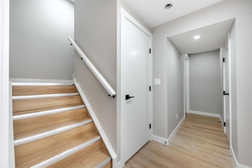 7620 27 Street Se, Calgary, AB - Indoor Photo Showing Other Room