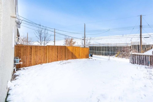 7620 27 Street Se, Calgary, AB - Outdoor