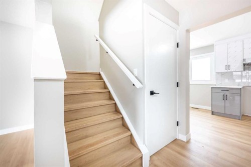 7620 27 Street Se, Calgary, AB - Indoor Photo Showing Other Room