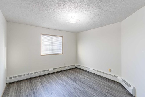 314-21 Dover Point Se, Calgary, AB - Indoor Photo Showing Other Room