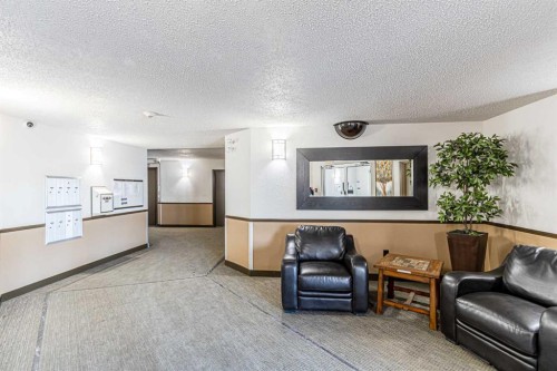 314-21 Dover Point Se, Calgary, AB - Indoor Photo Showing Other Room