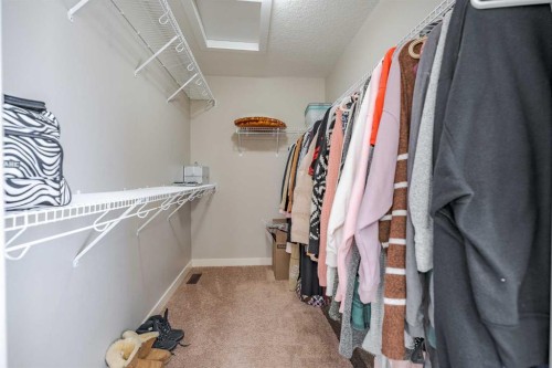 1709 Montgomery Park Se, High River, AB 