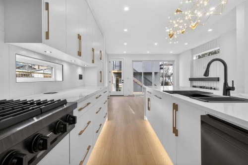 720 52 Avenue Sw, Calgary, AB - Indoor Photo Showing Kitchen With Upgraded Kitchen