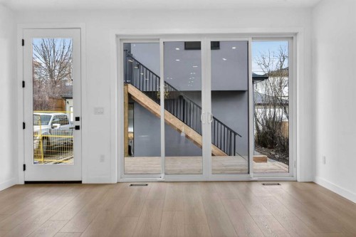 720 52 Avenue Sw, Calgary, AB - Indoor Photo Showing Other Room